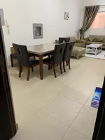 فرصه اول ساكن في تاور الياسمين غرفه وصاله شامله الفواتير مع باركينغ بدون انترنت : Image 2