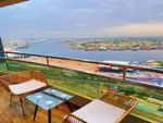 For sale a stunning studio with a creek view with parking : Image 1