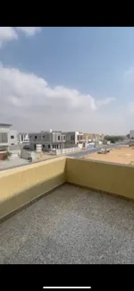 فيلا مساحة واسعة للإيجار في الزاهية عجمان اول ساكن : Image 5