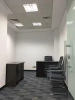 مكتب للإيجار واي فاي - قاعة اجتماعات - استقبال - تكييف مركزي - مكتب بوي - ماء - كهرباء - مطبخ مجهز : Image 1