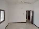 للايجار شقة واسعة غرفتين وصالة كبيرة وغرفتين نوم (غرفة ماستر) : Image 1