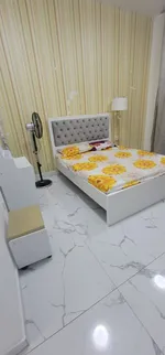 شقة فاخرة مفروشة للايجار الشهري : Image 6