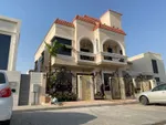 Villa in Al-Aliya area on a large area consisting of 6 master bedrooms, two floors and a roof : Image 1