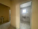 مستودعات ٥٦٠٠ قدم للإيجار في ام القيوين : Image 6