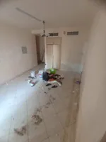 شقه  غرفة وصاله ومطبخ وحمام وبلكونه وخزانه بالحائط تكييف مركزي مساحه واسعه العنوان الراشيديه قريب من  شارع المرور علي محمد بن زايد مباشر  مخرج دبي والشارقه//Apartment with one bedroom, a living room, a kitchen, a bathroom, a balcony, a built-in wardr : Image 2