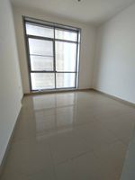 غرفتين وصاله مع تكييف مجانى وباركن مجانى مع بلكونه 3 حمام على الكورنيش عجمان : Image 1