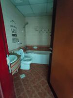 غرفتين وصاله مع تكييف مجانى وباركن مجانى مع بلكونه 3 حمام على الكورنيش عجمان : Image 5