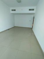 غرفتين وصاله مع تكييف مجانى وباركن مجانى مع بلكونه 3 حمام على الكورنيش عجمان : Image 7