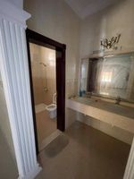 For rent in Al-Rawda, a large villa with 5 master rooms, two halls, a majlis, a maid room and two parking spaces : Image 4