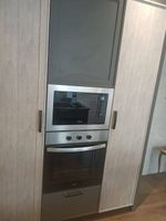 للبيع فيلا في الشارقة تقع في منطقة النوف (1) موقع مميز على شارع الرئيسي طابق واحد فقط تتكون من 5 غرف ماستر + مجلس + صالة + ملحق كجناح منفصل به خدمات حديقة وكراج مظلل للسيارات : Image 3