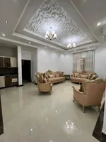 للايجار بمنطقة الروضه فيلا سكني تجاري مساحة 5000قدم فيلا ممتازه جدا تشطيب علي اعلي مستوي من الفخامه قريب مسجد تتكون من 5غرف ماستر -2صاله -مجلس -حوش -بركنج داخلي -خارجي بسعر ممتاز جدا للتواصل والاستفسار 0555579640 : Image 2