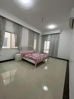 للايجار بمنطقة الروضه فيلا سكني تجاري مساحة 5000قدم فيلا ممتازه جدا تشطيب علي اعلي مستوي من الفخامه قريب مسجد تتكون من 5غرف ماستر -2صاله -مجلس -حوش -بركنج داخلي -خارجي بسعر ممتاز جدا للتواصل والاستفسار 0555579640 : Image 8