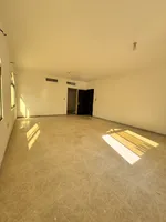 Studios for rent in Between Two Bridges : Image 4