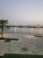 For investment, a restaurant and coffee shop in the port market with a full view of the lake : Image 2