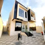 For rent a new villa for the first resident, the corner of two streets is very clean and tidy : Image 2