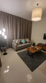 للبيع فيلا 3 غرف نوم مع غرفة خادمة مفروشة بالكامل : Image 1