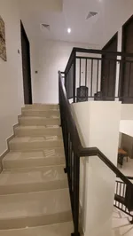 للبيع فيلا 3 غرف نوم مع غرفة خادمة مفروشة بالكامل : Image 4