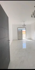 شقة للايجار غرفتين وصالة مع 3 حمام مع بلكونة مع مطبخ بمنطقة الروضة : Image 1