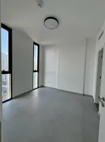 للبيع غرفة وصالة بالجادة، دخل إيجار ممتاز، إطلالة على المجمع : Image 3