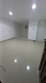 للايجار استوديو ف فيلا غرفه حمام مطبخ شامل ماء كهرباء انترنت صيانة ب ١٥٠٠ درهم شهري الموقع العين  المسعودي : Image 2