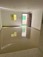 للايجار استوديو ف فيلا غرفه حمام مطبخ شامل ماء كهرباء انترنت صيانة ب ١٥٠٠ درهم شهري الموقع العين  المسعودي : Image 1