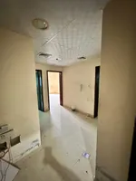 غرفه وصاله مع موزع مساحه كبيره بجوار شارع الاتحاد : Image 7