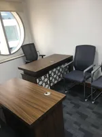 Office for rent inside the business center in Deira, Dubai : Image 4