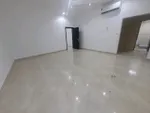 A room and a hall in Abu Dhabi, Shakhbout City, for rent : Image 3