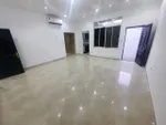 A room and a hall in Abu Dhabi, Shakhbout City, for rent : Image 4