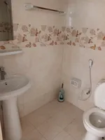 للايجار غرفه وصاله حمام ومطبخ شارع فرعي من شارع الحوت النعيمية 1بمبلغ ٢٢٠٠٠ علي ٦ دفعات : Image 8