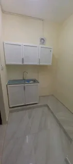 For rent a studio in a villa, a room, a bathroom, a kitchen, a split air conditioning, a car park, including water, electricity, Internet, maintenance for 1600 dirhams per month : Image 3