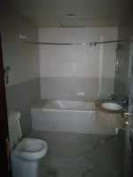 For rent, two rooms and a hall, Ajman Corniche, a large area, free air conditioning, free parking, close to all services, payment facilities in 4 or 6 payments : Image 4