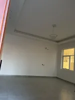 للبيع فيلا في منطقة الزاهية في عجمان عبارة عن 3 غرف نوم ماستر و مجلسين في الطابق الارضي و مجلس  في الطبق الاول مساحة البناء 2,505 قدم  مساحة الأرض 3014 قدم : Image 8