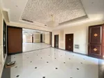 Villa in Al-Aliya area on a large area consisting of 6 master bedrooms, two floors and a roof : Image 3