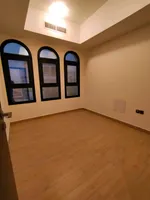 فيلا للبيع الزاهية عجمان : Image 8