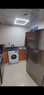 للبيع شقة في أبراج الخور بسعر مغري : Image 4