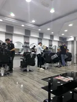 محل حلاقة للبيع : Image 2