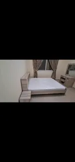 للايجار الشهري أول ساكن غرفتين وصالة وثلاث حمامات ايجار شامل كهرباء ومي وإنترنت : Image 1