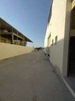 مستودع للإيجار 2500 قدم في الجرف الصناعيه : Image 3