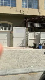 للبيع فيلا تاون هاوس مؤسس ومفروش بالكامل : Image 1