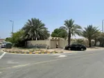 One floor corner villa for rent in Mushairef
Completely renovated with new doors and air conditioners 
Five rooms, a hall and a maid's room 
An external extension with a majlis, two dining rooms and a bathroom 
Large yard and indoor parking 
agricult : Image 1