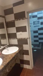 للايجار طابق ارضي من ڤيلا : Image 4