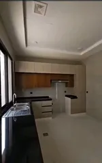 فيلا للايجار بعجمان منطقه اليآسمين 
6 غرف نوم مستر ومجلس وصاله ومطبخ وغرفه خادمه 
وحوش كبير 
جاهزه للسكن 
مع المكيفات جاهزه 
ارتداد امامي كبير : Image 2