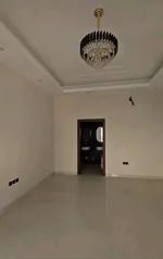 فيلا للايجار بعجمان منطقه اليآسمين 
6 غرف نوم مستر ومجلس وصاله ومطبخ وغرفه خادمه 
وحوش كبير 
جاهزه للسكن 
مع المكيفات جاهزه 
ارتداد امامي كبير : Image 4