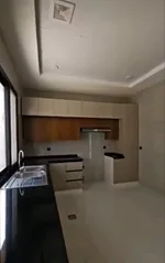 فيلا للايجار بعجمان منطقه اليآسمين 
6 غرف نوم مستر ومجلس وصاله ومطبخ وغرفه خادمه 
وحوش كبير 
جاهزه للسكن 
مع المكيفات جاهزه 
ارتداد امامي كبير : Image 5