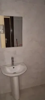 للايجار السنوي غرفه وصاله ومطبخ و2حمام وبلكونه : Image 7