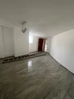 A room and a hall without attention : Image 2