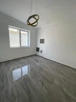 A room and a hall without attention : Image 3