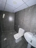 A room and a hall without attention : Image 5