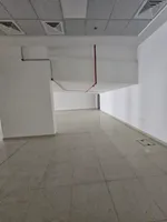 For rent, a retail space on Sheikh Khalifa Street : Image 5